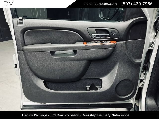 Used 2010 Chevrolet Tahoe LT w/ Luxury Package AWD/4WD image 27