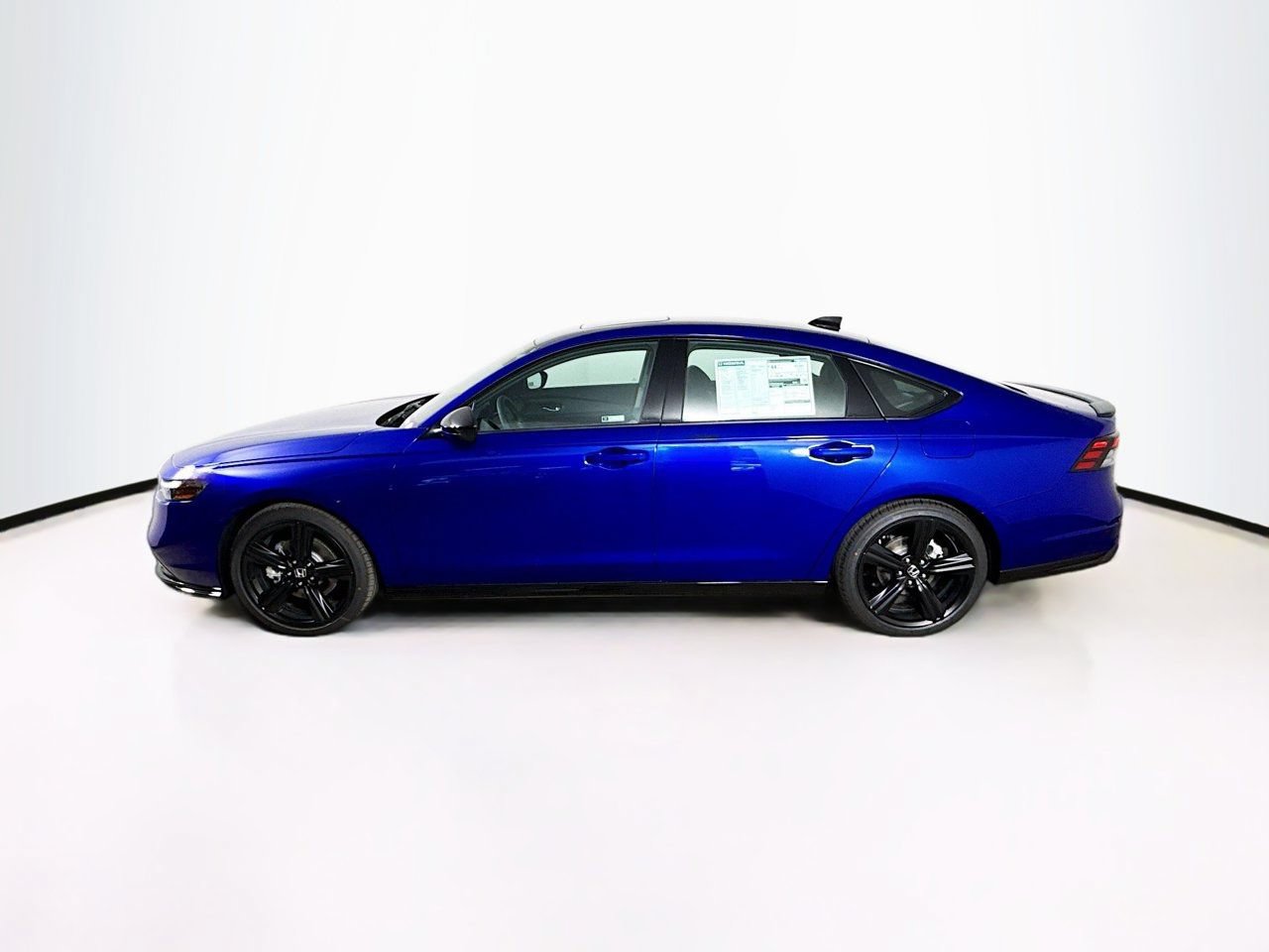 Used 2024 Honda Accord Sport image 4