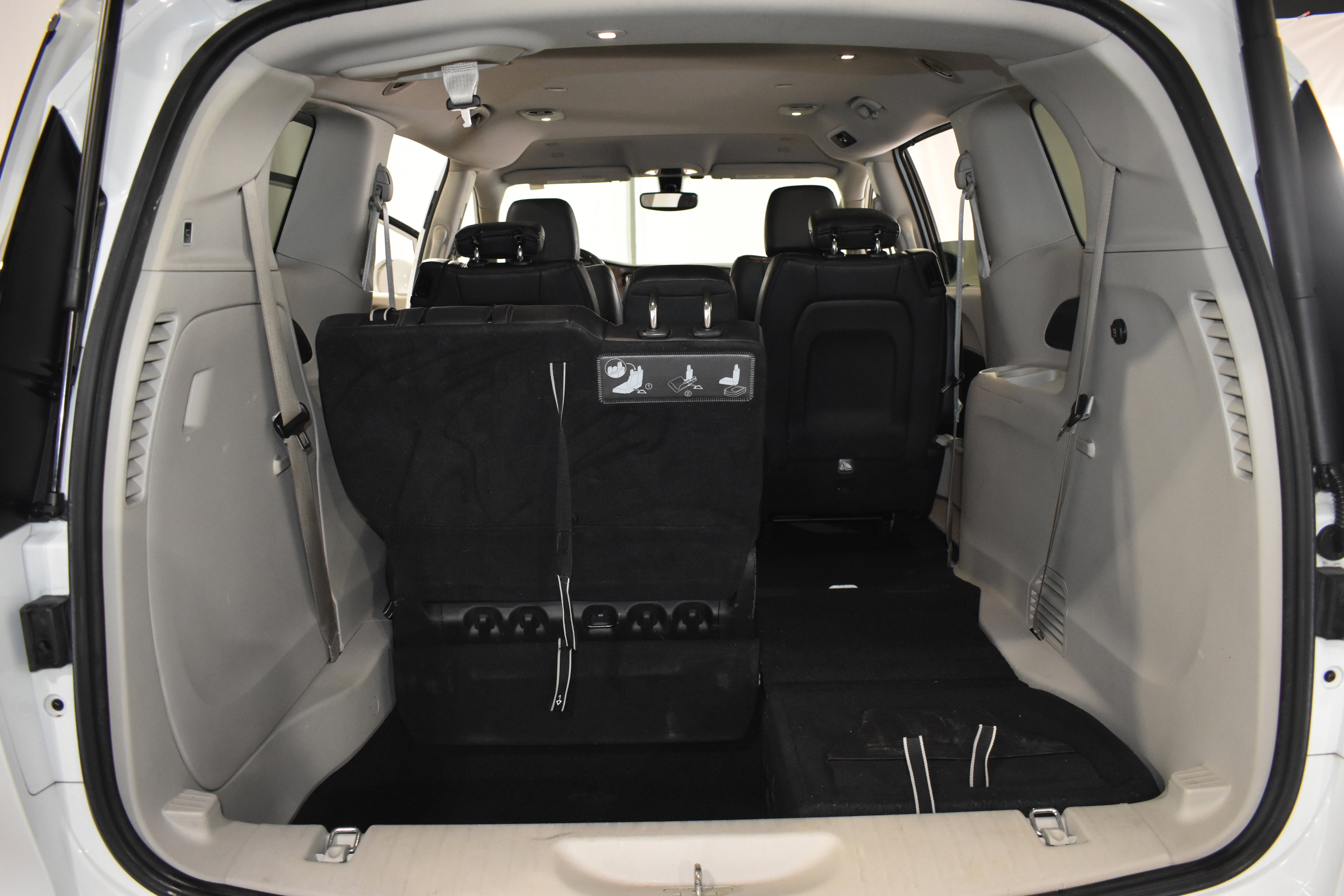 Used 2019 Chrysler Pacifica Touring-L image 31