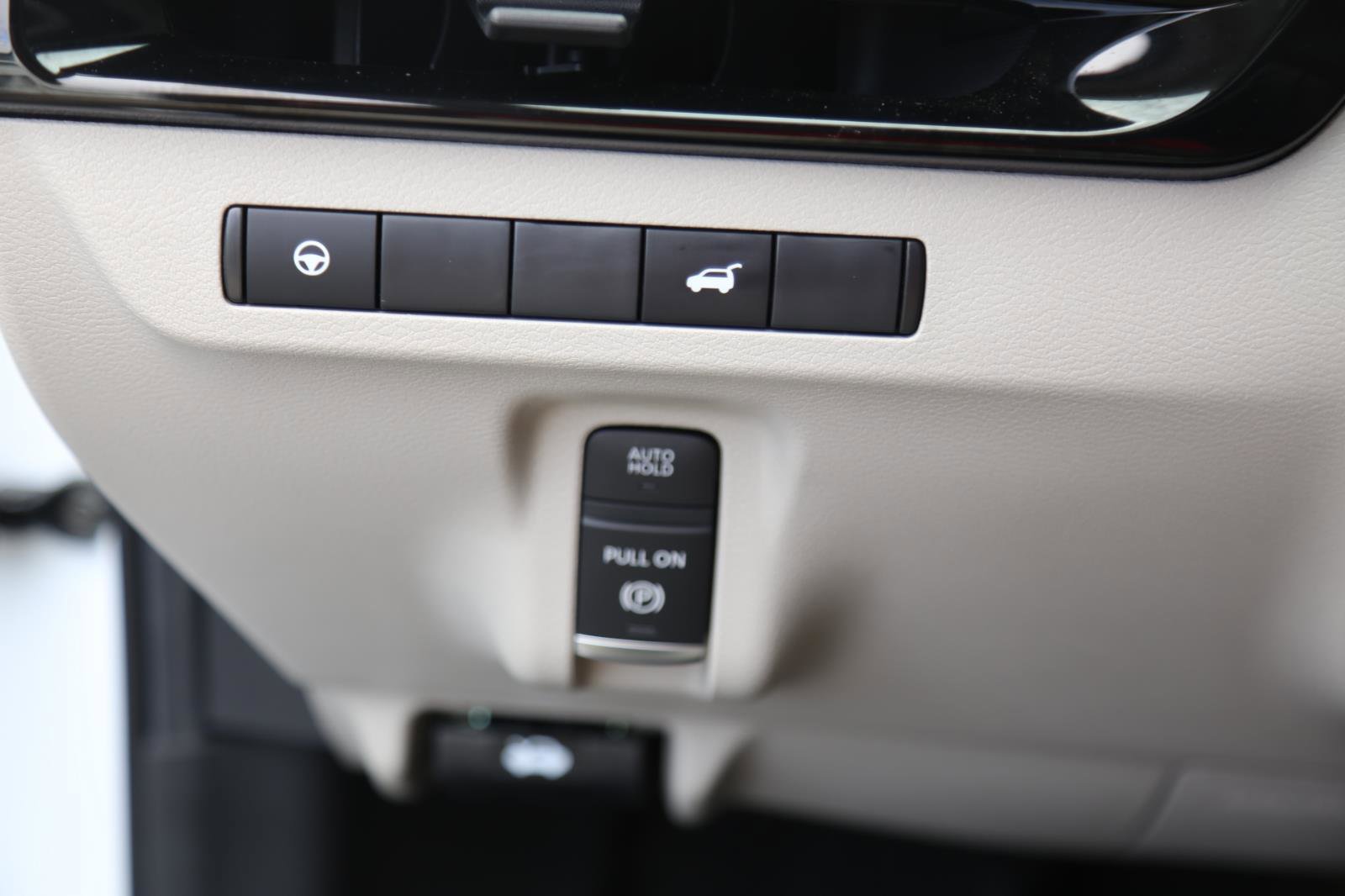 Used 2025 Nissan Murano SV FWD image 7