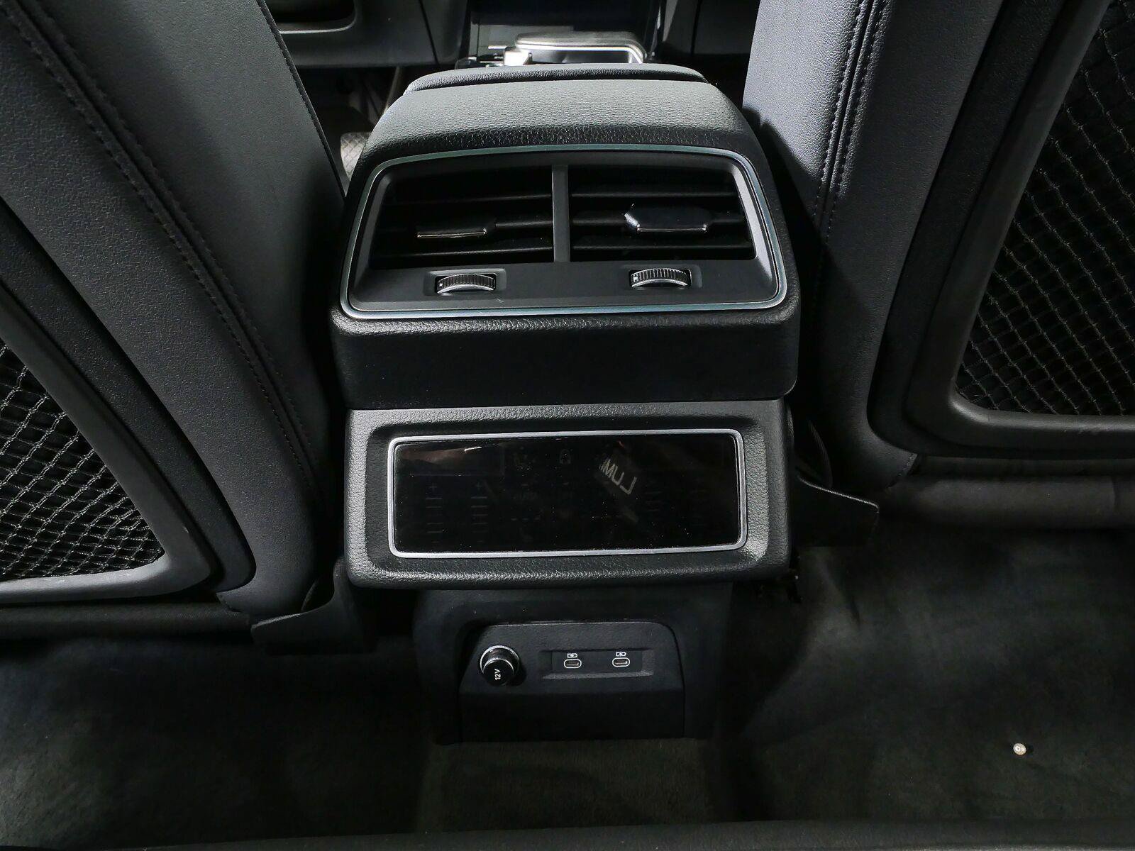 Used 2023 Audi e-tron Premium Plus w/ Premium Plus Package AWD/4WD image 21