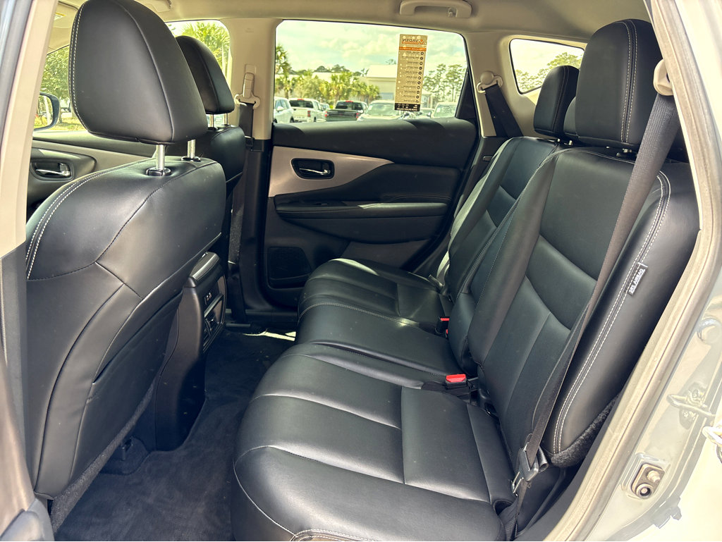 Used 2022 Nissan Murano SV w/ SV Midnight Edition Package image 17