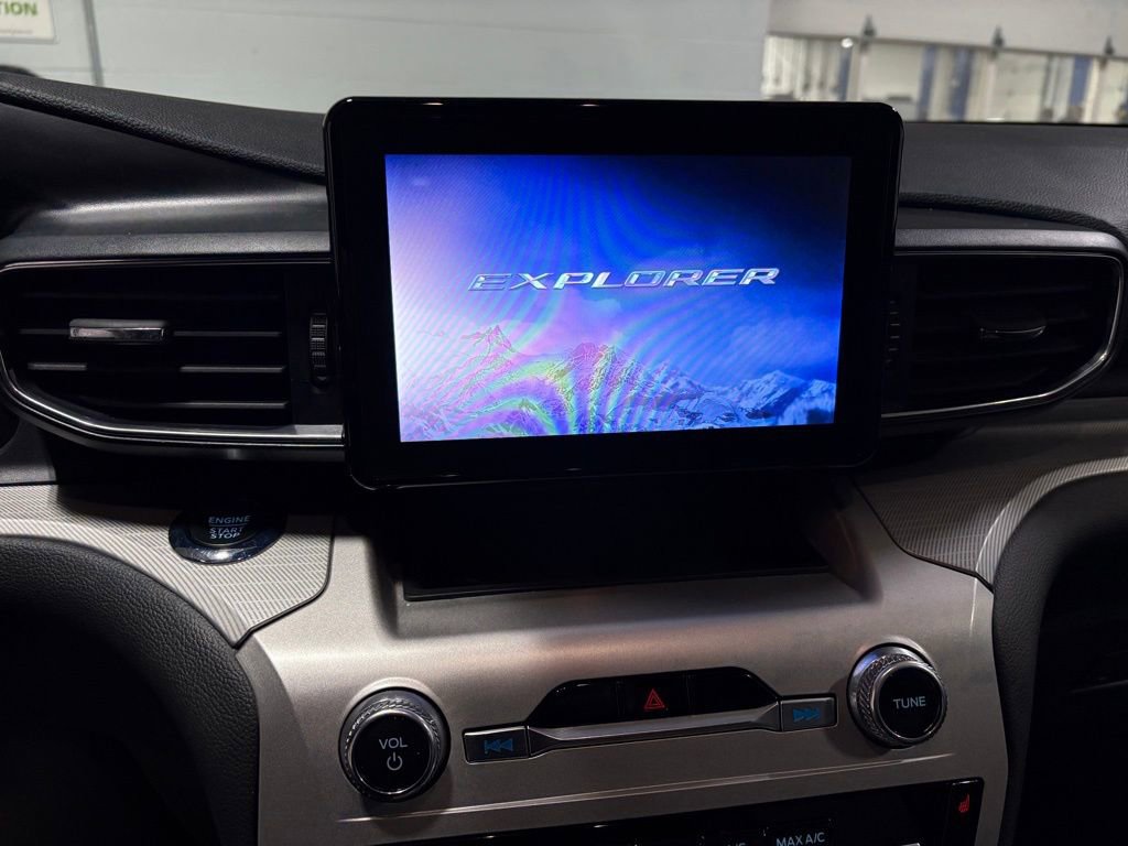 Used 2023 Ford Explorer XLT w/ Equipment Group 202A image 13