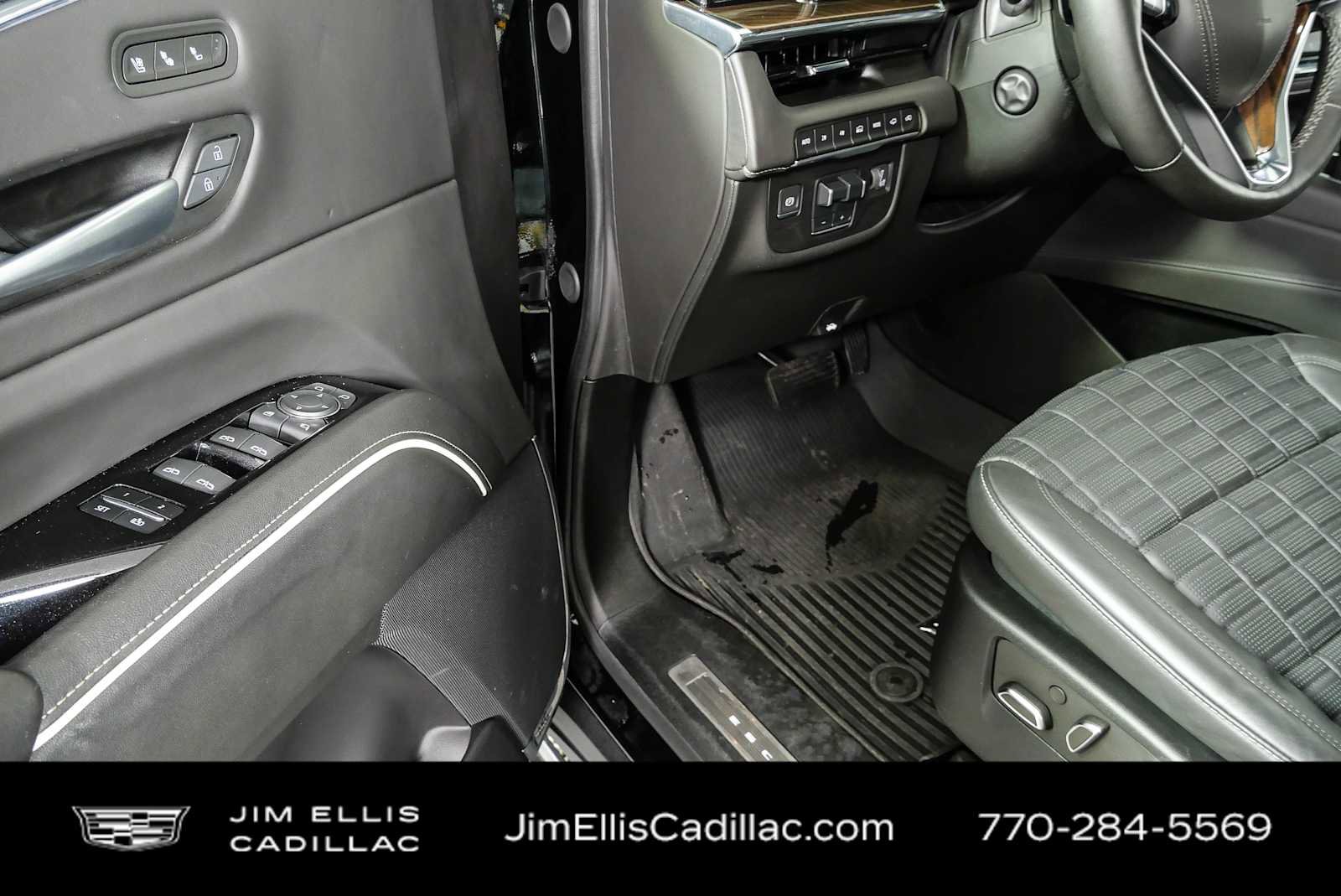 Used 2024 Cadillac Escalade Sport Platinum w/ LPO, ONYX Package AWD/4WD image 8