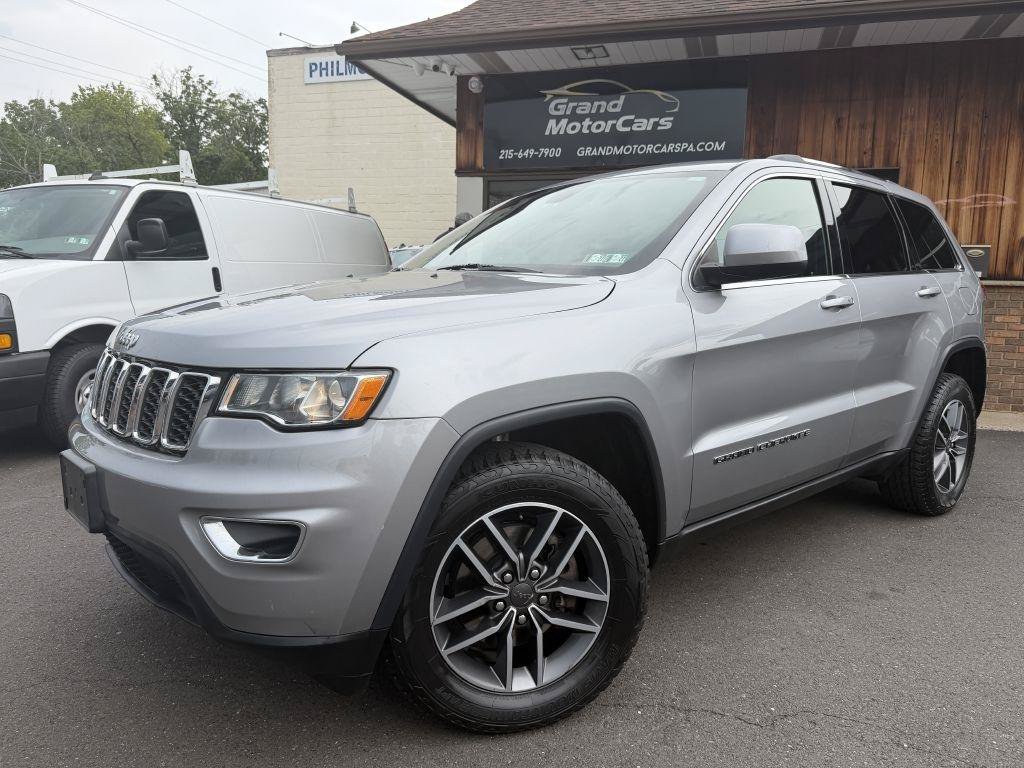 Used 2019 Jeep Grand Cherokee Laredo w/ 18" Wheel & 8.4" Radio Group