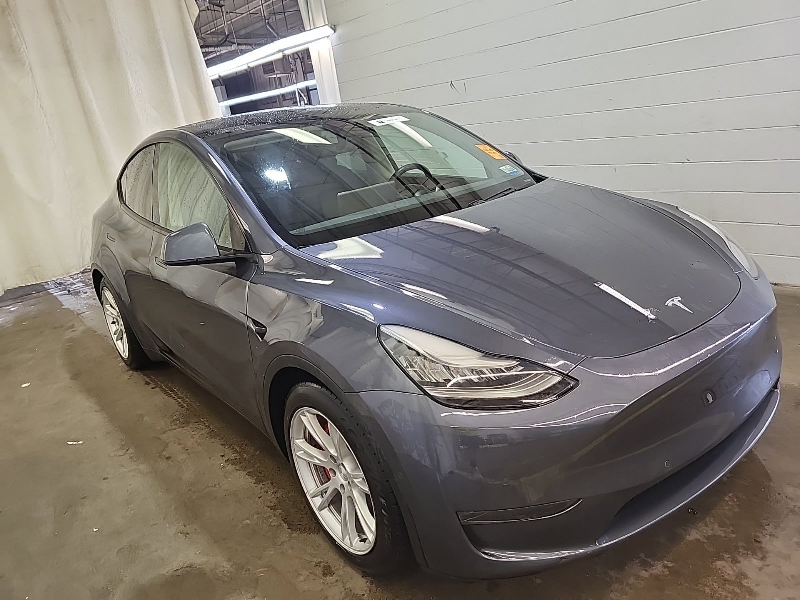 Used 2020 Tesla Model Y Long Range image 3