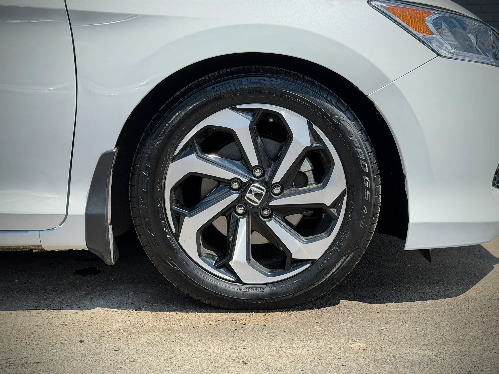 Used 2017 Honda Accord EX-L image 21