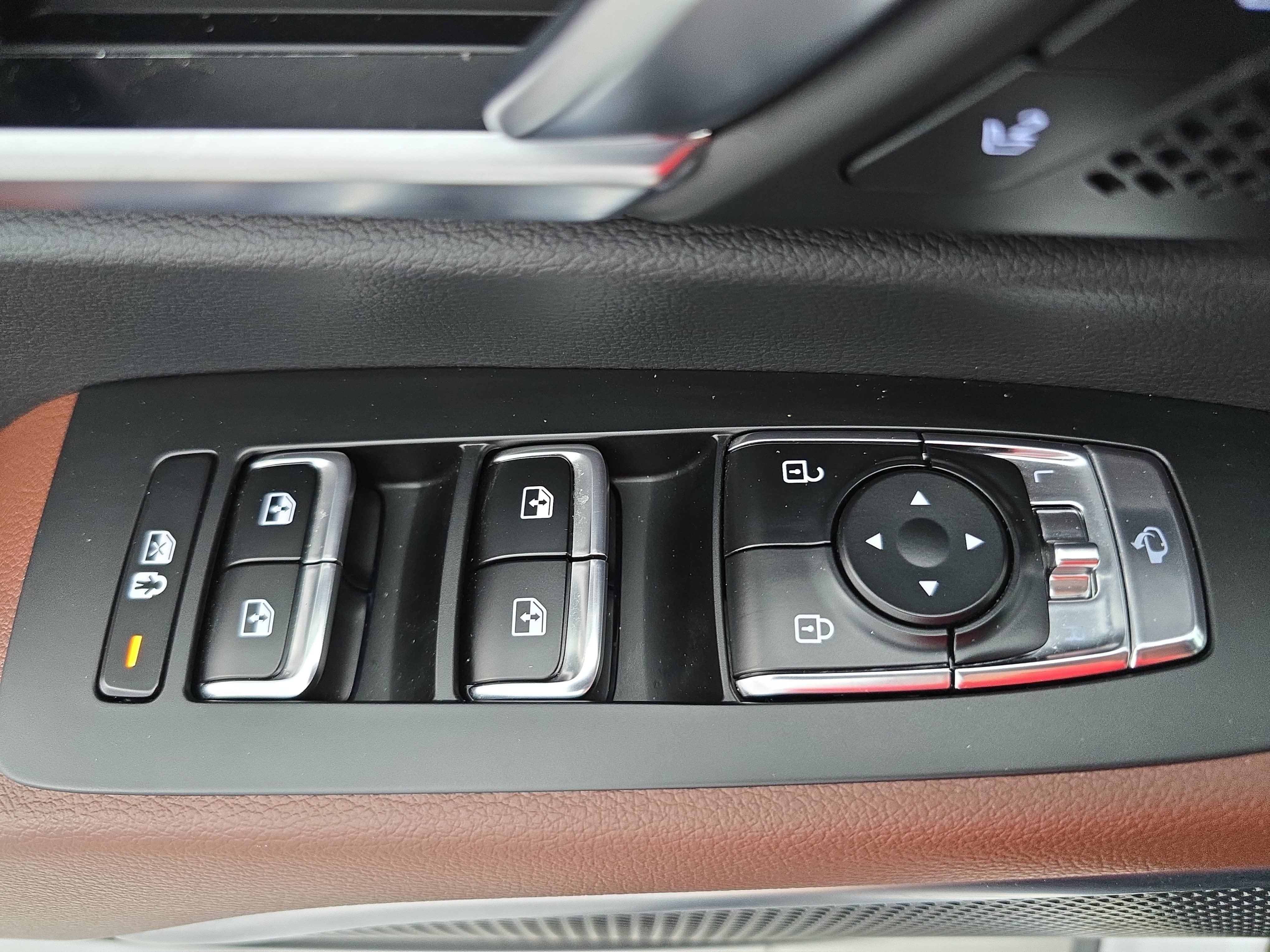 Used 2025 Kia Telluride SX Prestige AWD/4WD image 29