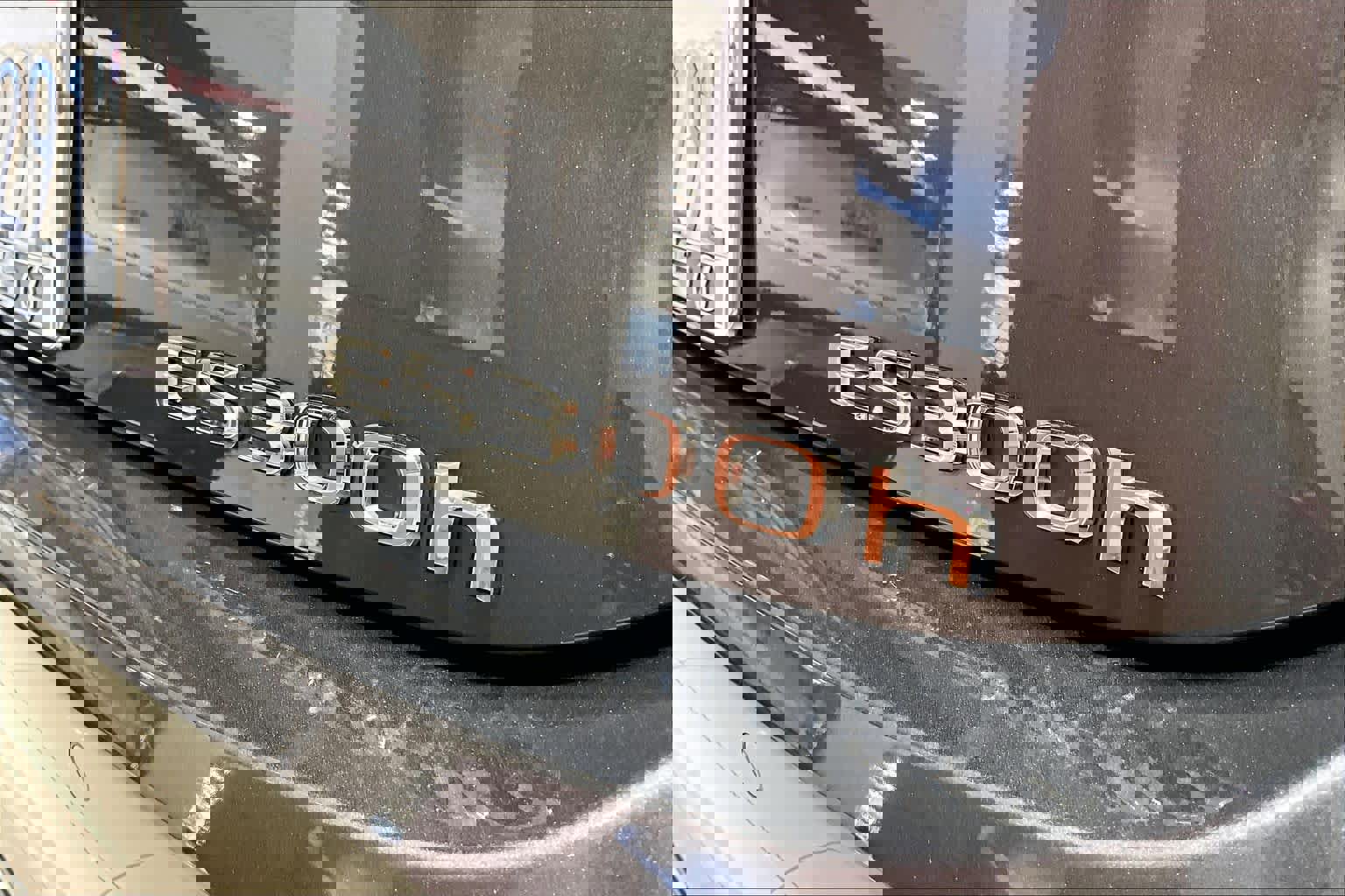 Used 2025 Lexus ES 300h w/ Premium Package image 9