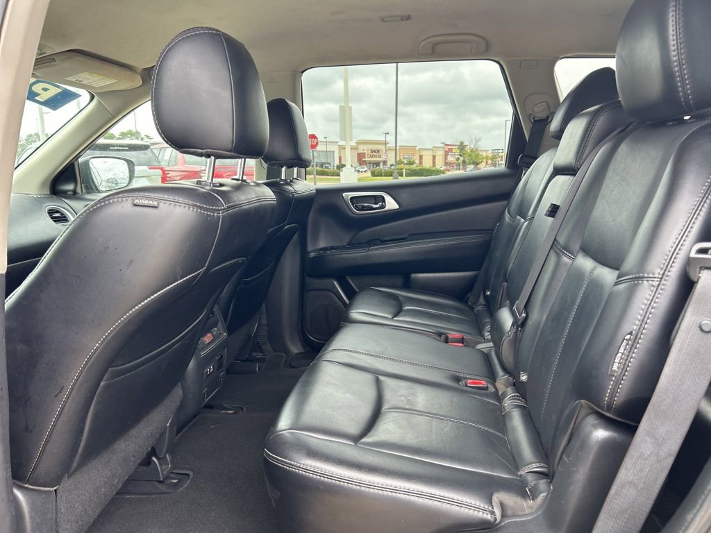 Used 2019 Nissan Pathfinder SL w/ Cargo Package image 11