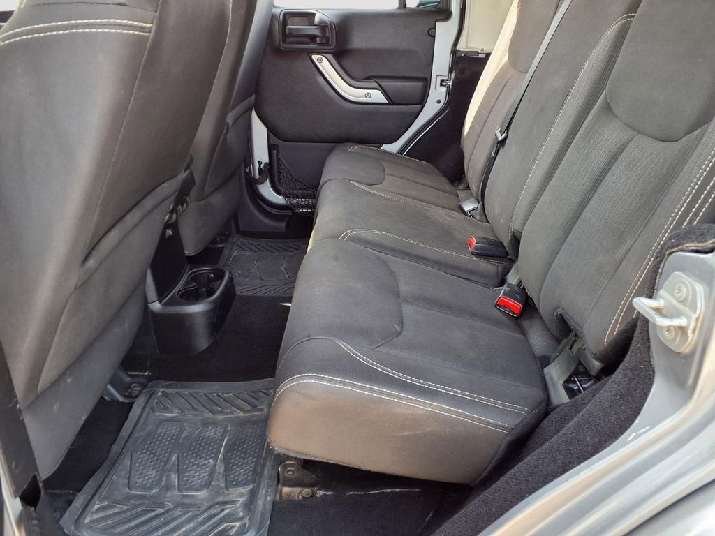 Used 2016 Jeep Wrangler Unlimited Sahara w/ Max Tow Package image 26