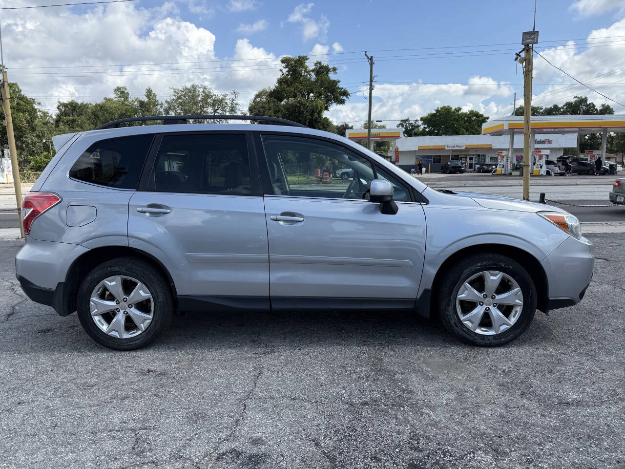 Used 2014 Subaru Forester 2.5i Limited AWD/4WD image 8