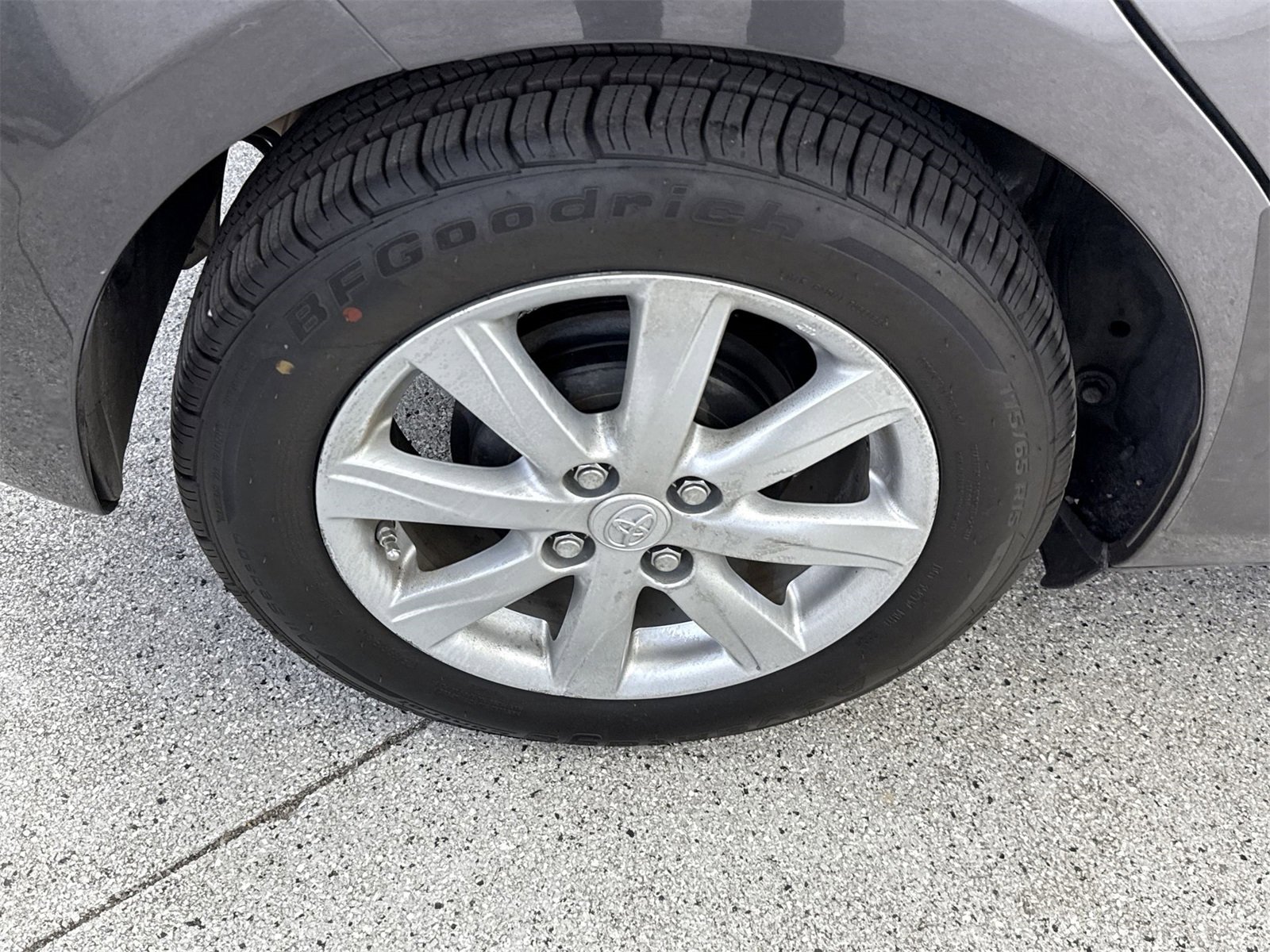 Used 2015 Toyota Yaris LE image 44