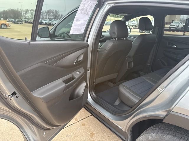 Used 2025 Buick Envista Preferred image 31