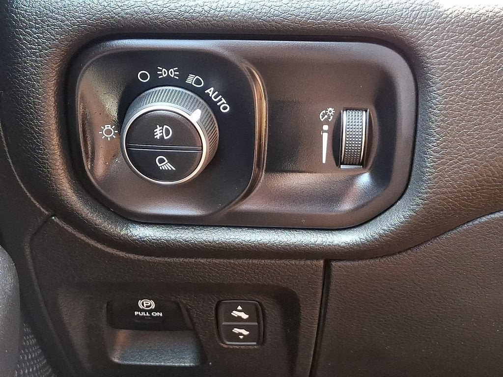 Used 2023 RAM 1500 Big Horn AWD/4WD image 29