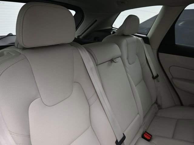 Used 2023 Volvo XC60 B5 Plus w/ Protection Package Premier image 33