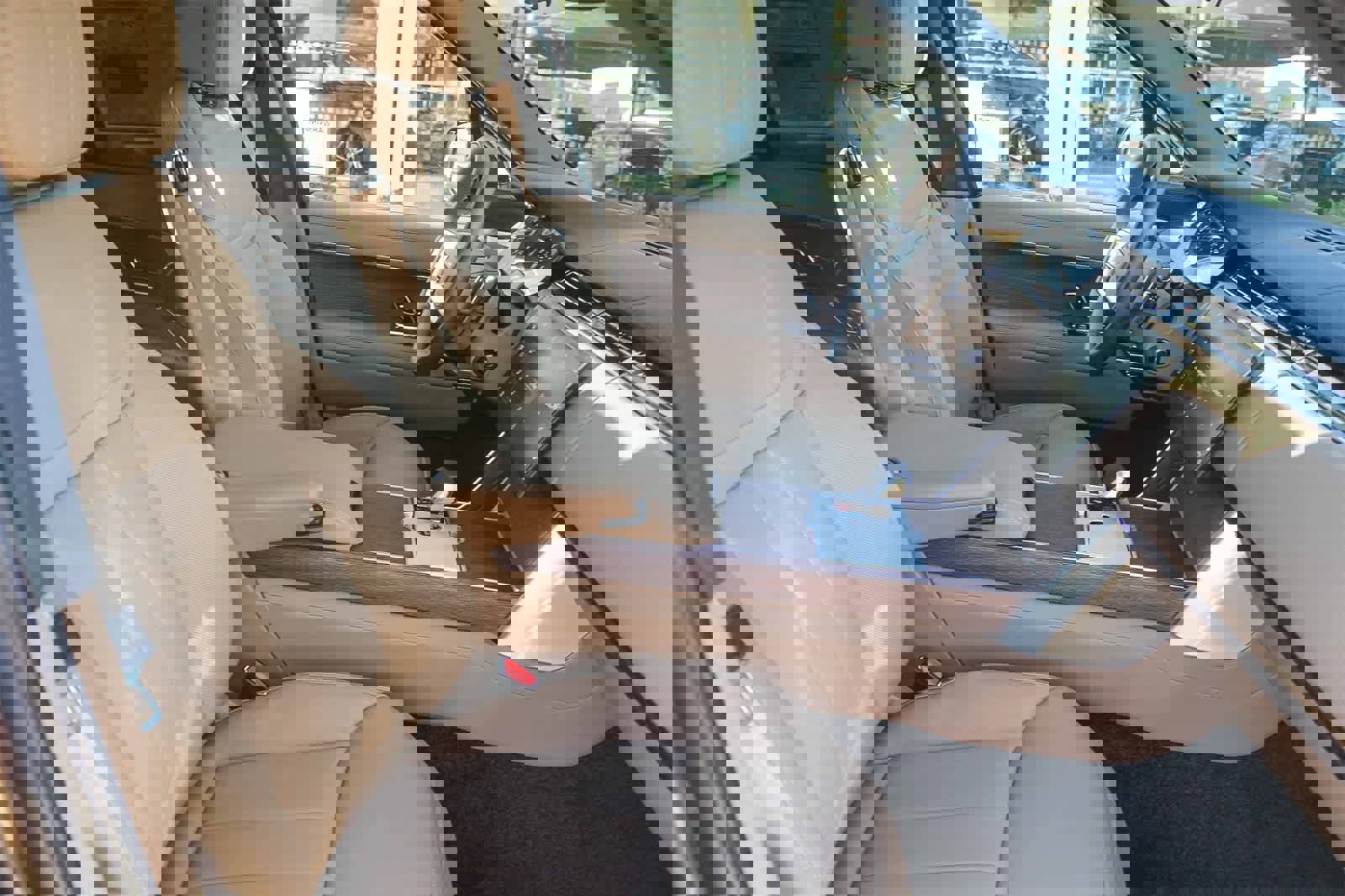 New 2025 Land Rover Range Rover SE image 18