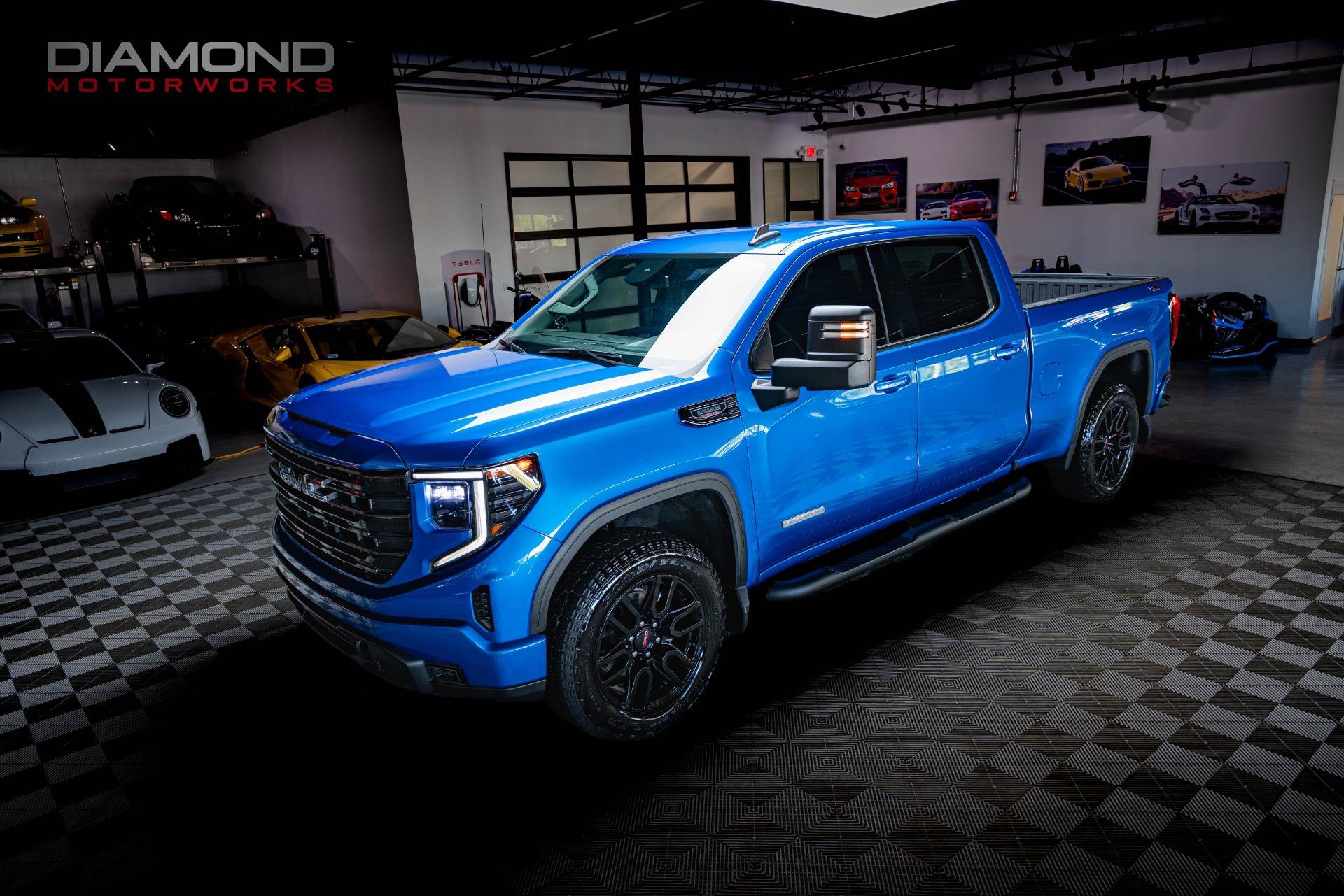 Used 2024 GMC Sierra 1500 Elevation AWD/4WD image 3