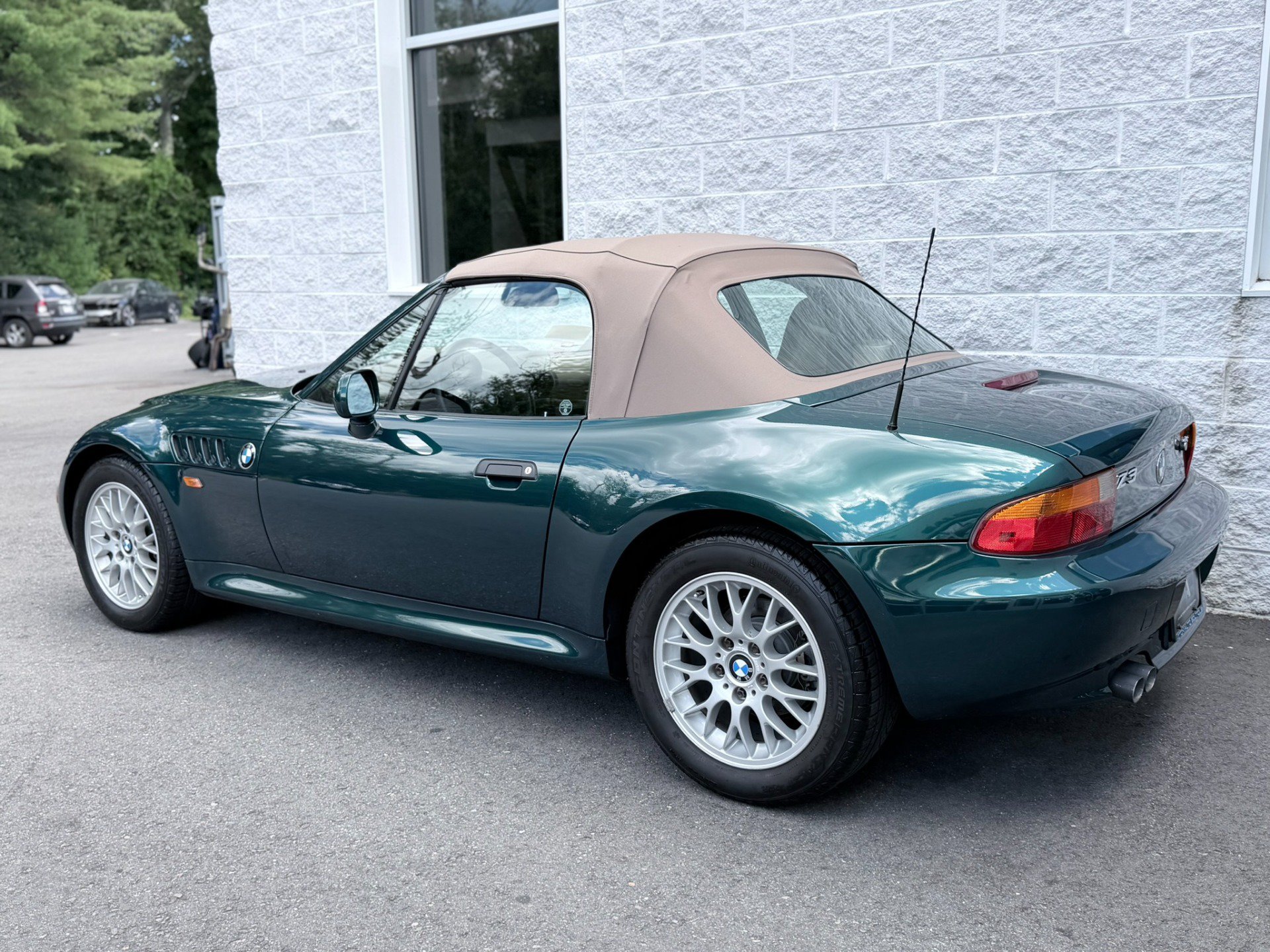Used 1999 BMW Z3 2.5i RWD image 7