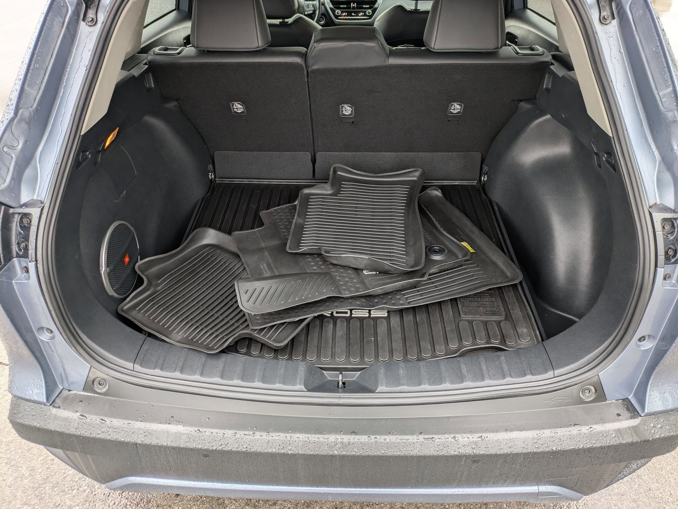 Used 2022 Toyota Corolla Cross XLE w/ Convenience Package AWD/4WD image 32