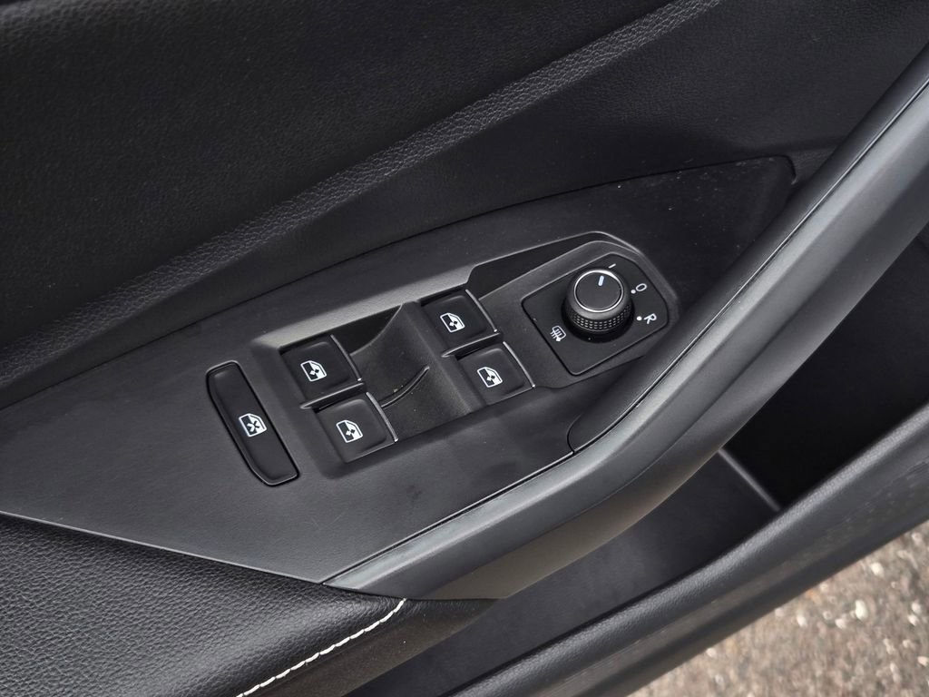 Used 2024 Volkswagen Jetta SE image 11