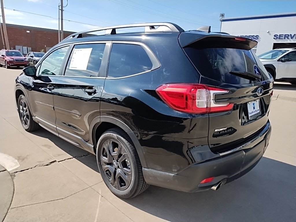 Used 2025 Subaru Ascent Bronze Edition image 10