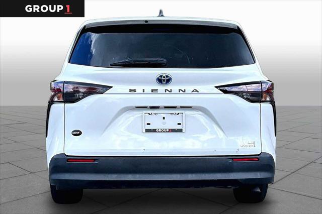Certified 2023 Toyota Sienna LE FWD image 5