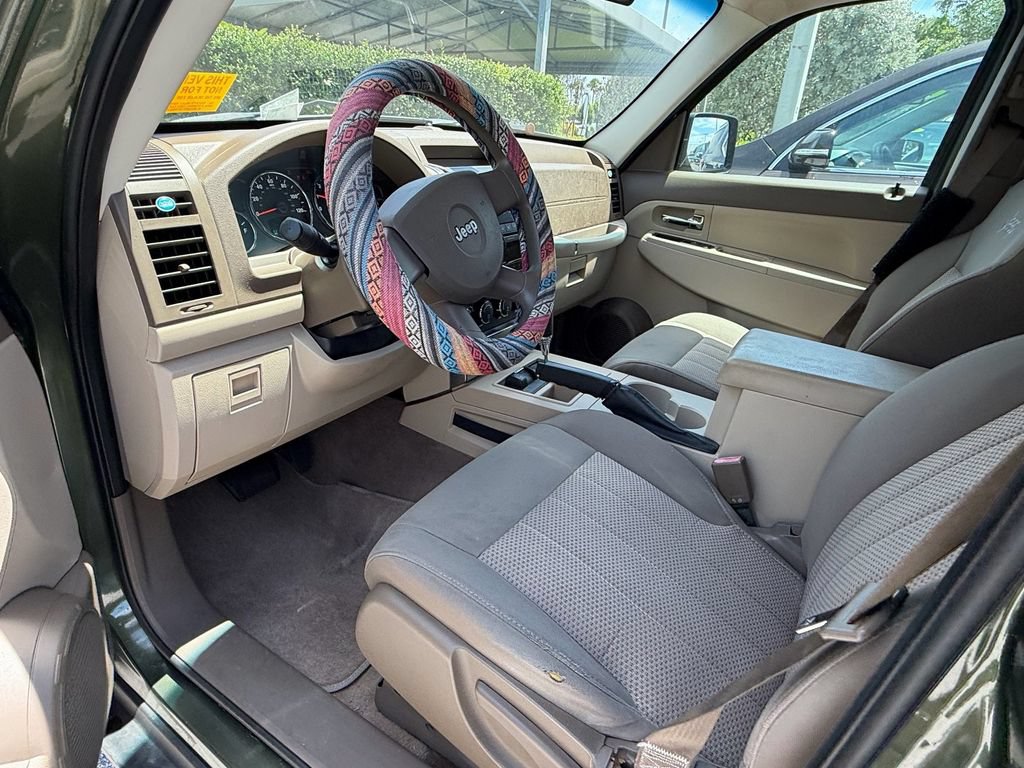 Used 2009 Jeep Liberty Sport w/ Popular Equipment Group AWD/4WD image 8