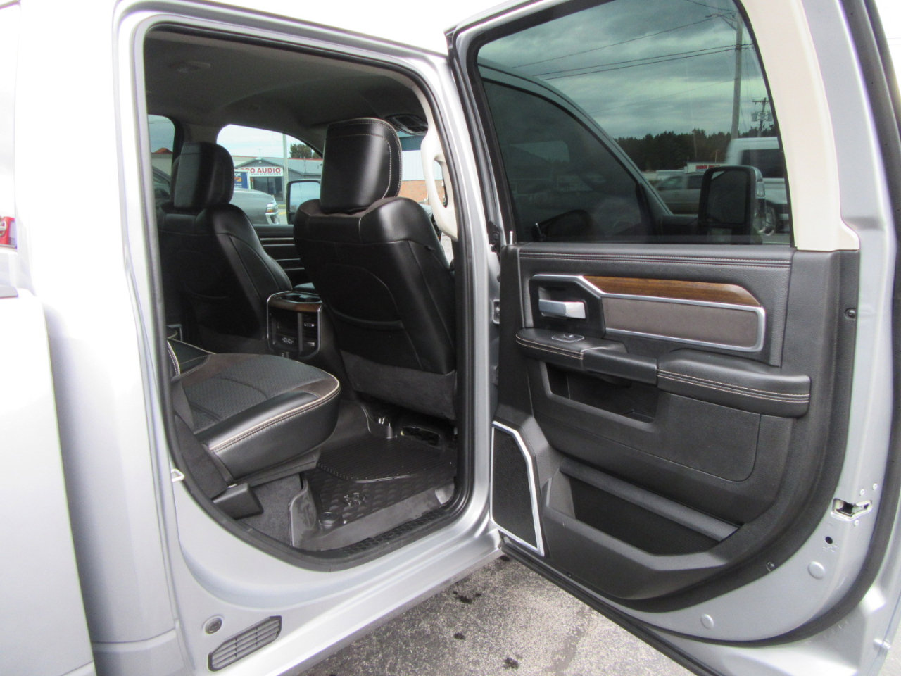 Used 2024 RAM 2500 Laramie image 73