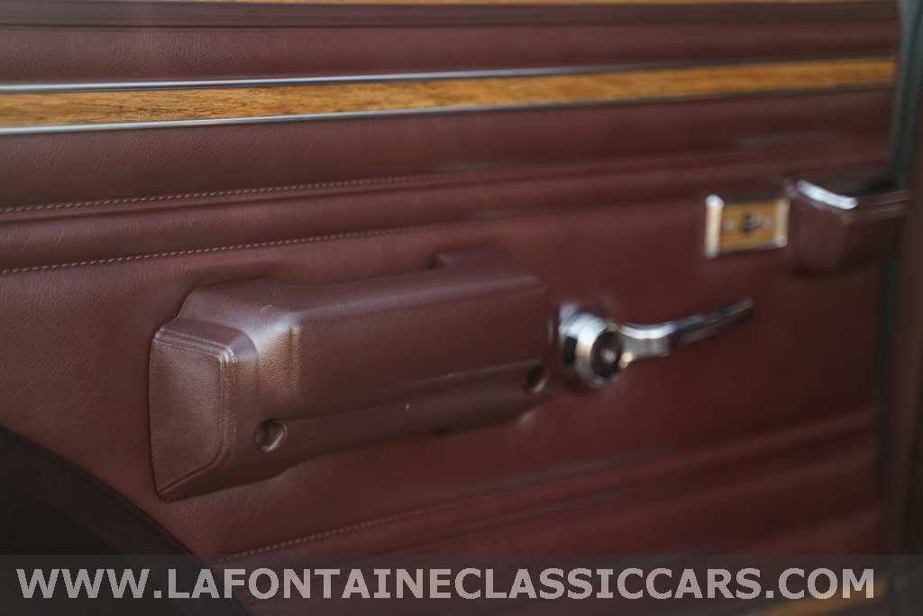 Used 1991 Jeep Grand Wagoneer Base image 85