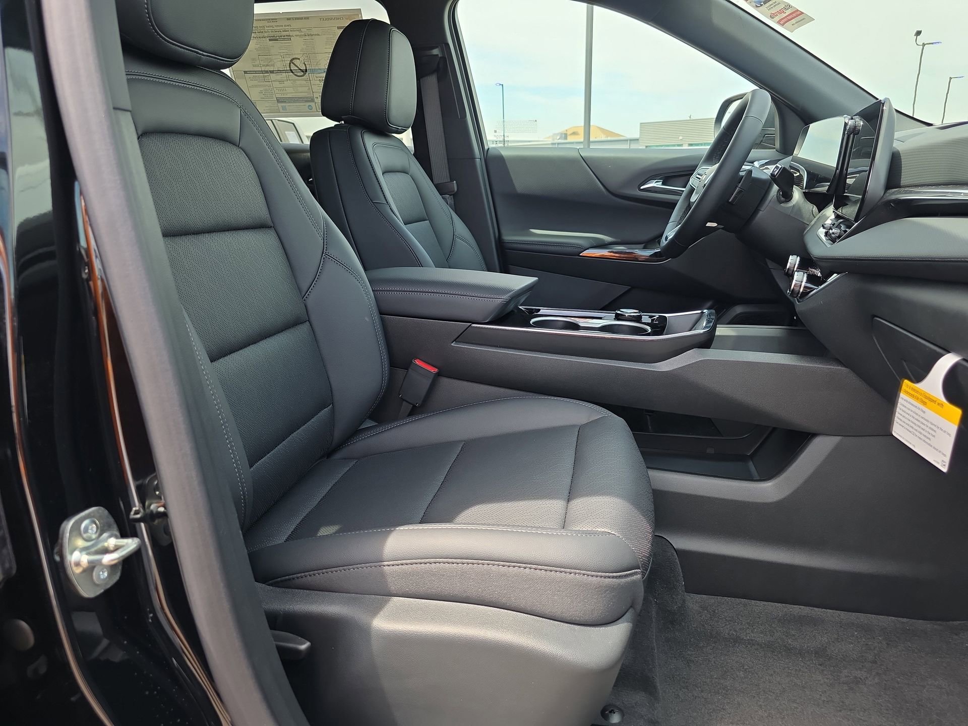 New 2026 Chevrolet Equinox LT w/ Convenience Package II FWD image 15
