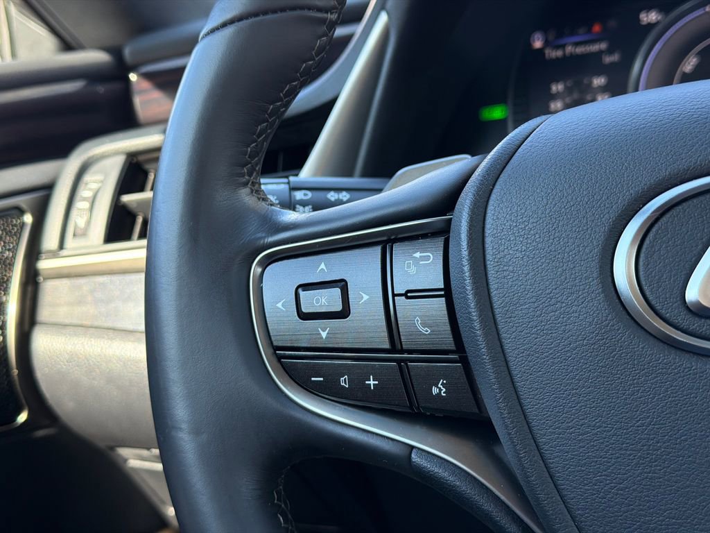 Used 2021 Lexus ES 300h w/ Premium Package image 21