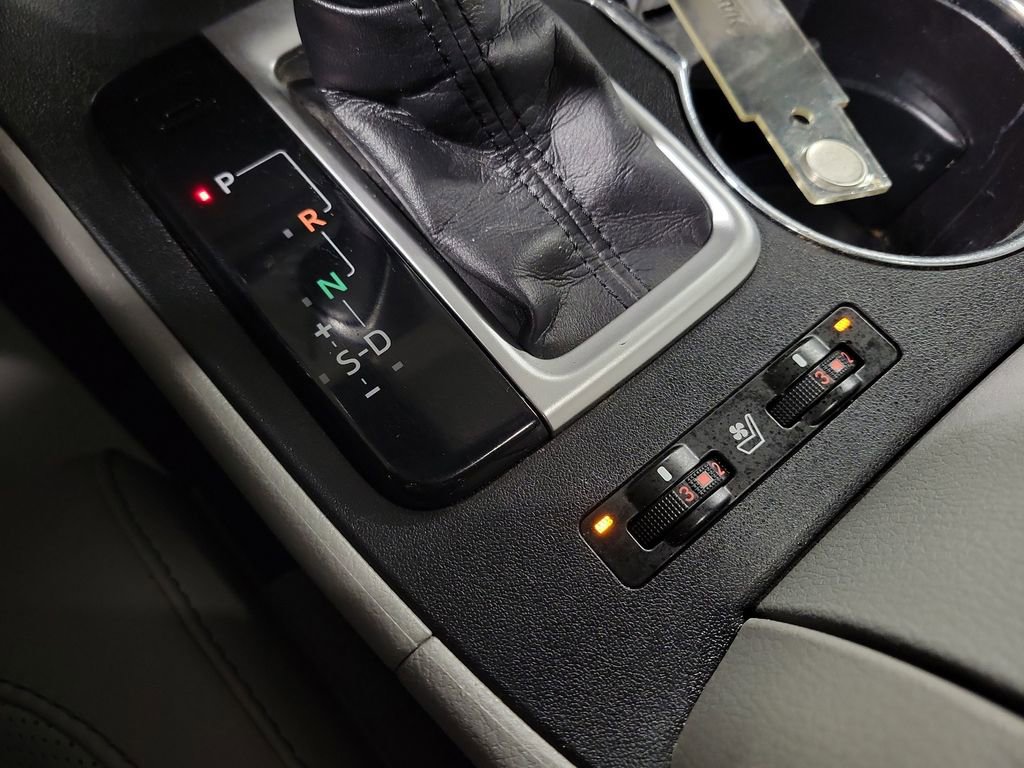 Used 2017 Toyota Highlander Limited image 16