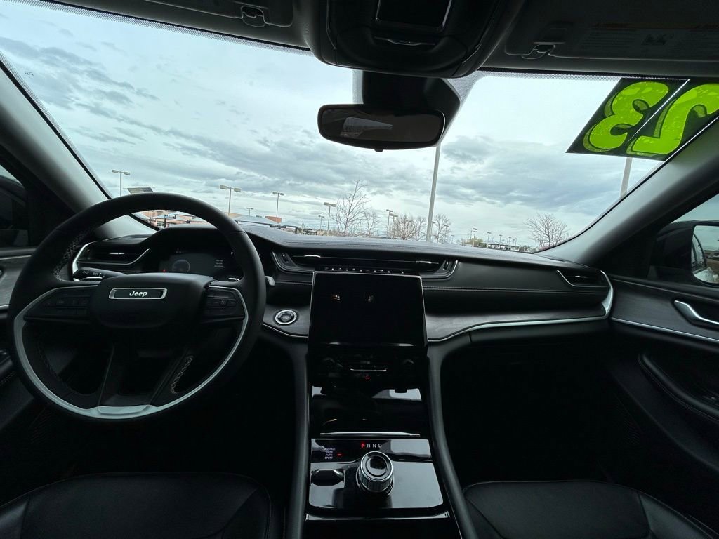 Used 2023 Jeep Grand Cherokee Limited image 9