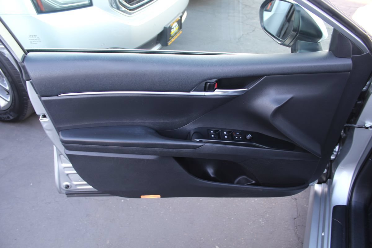 Used 2019 Toyota Camry LE w/ Carpet Mat Package FWD image 14