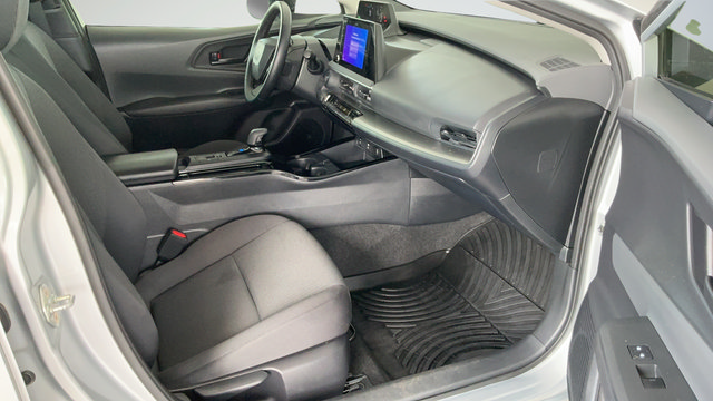 Used 2024 Toyota Prius LE FWD image 23