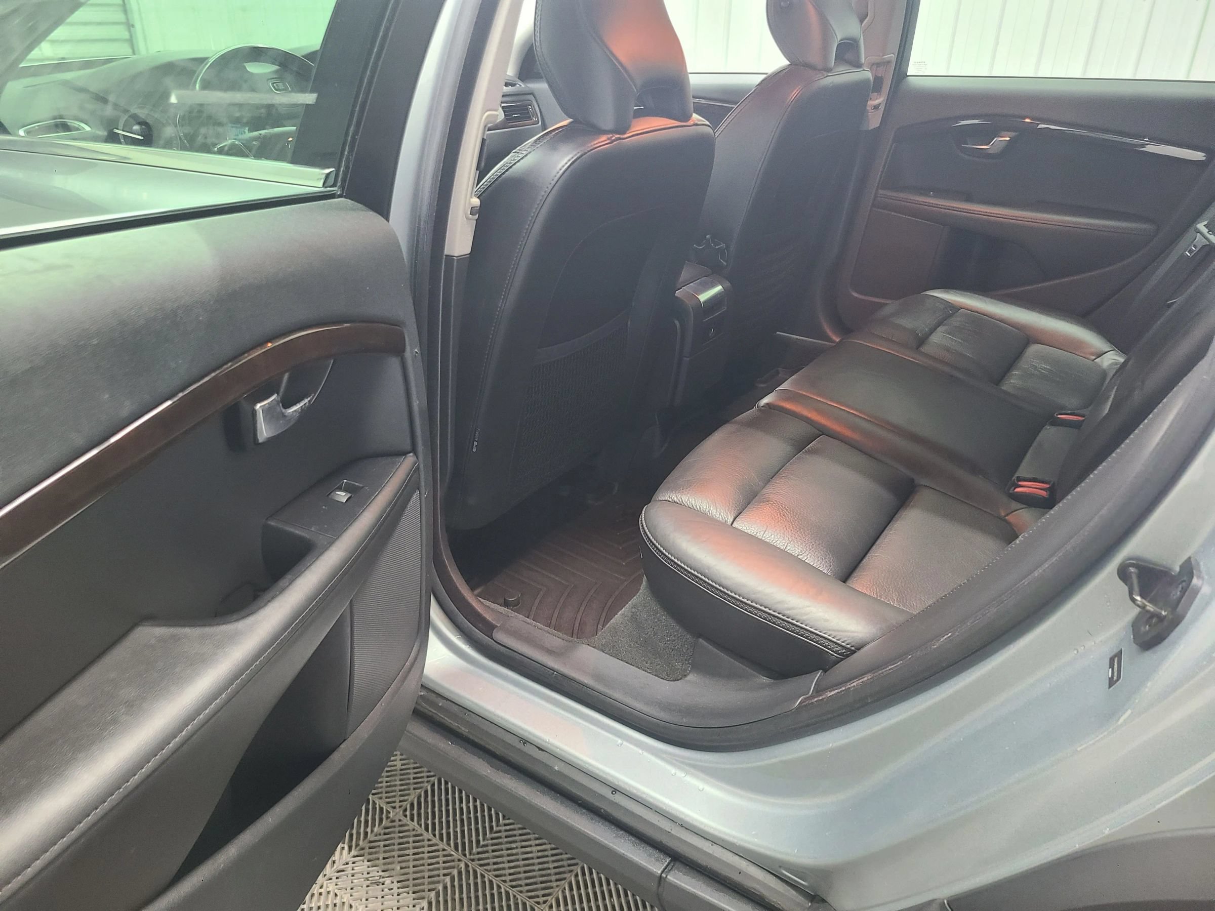 Used 2013 Volvo XC70 3.2 AWD/4WD image 37