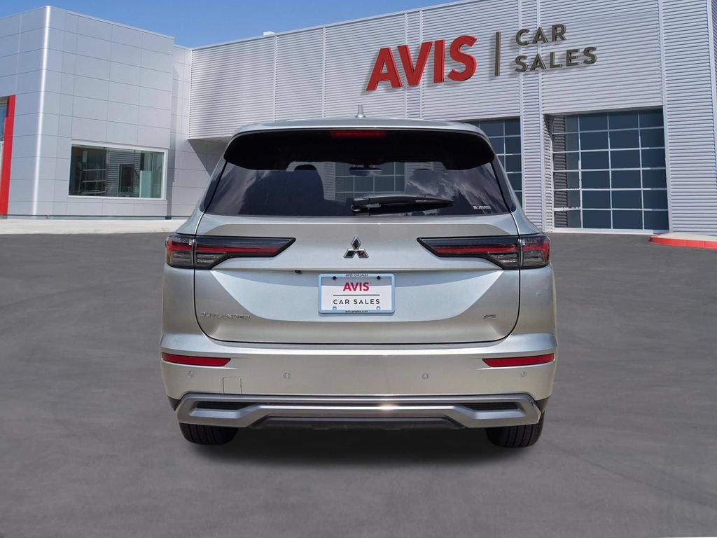 Used 2025 Mitsubishi Outlander SE AWD/4WD image 7