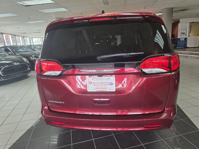 Used 2021 Chrysler Voyager LX FWD image 8