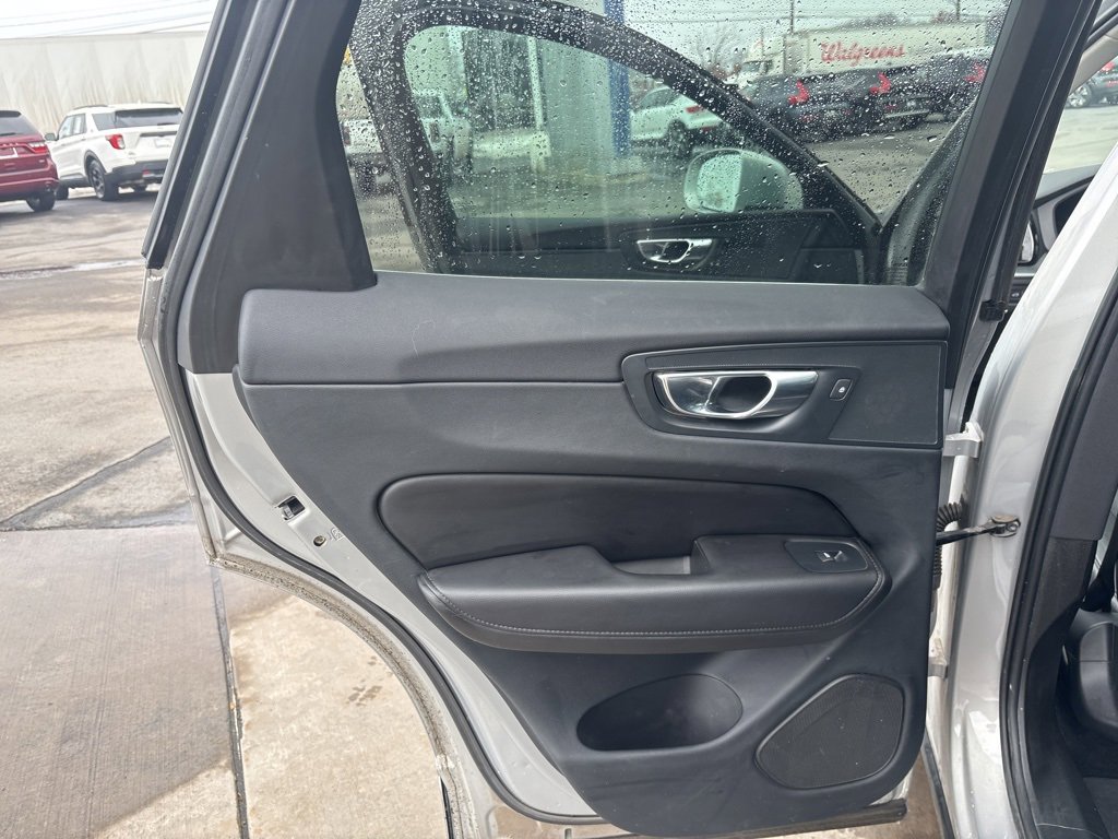 Certified 2023 Volvo XC60 B5 Plus w/ Climate Package image 29