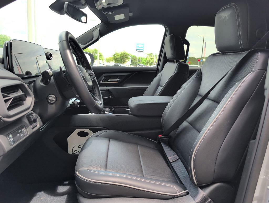 New 2025 Chevrolet Silverado EV LT AWD/4WD image 13