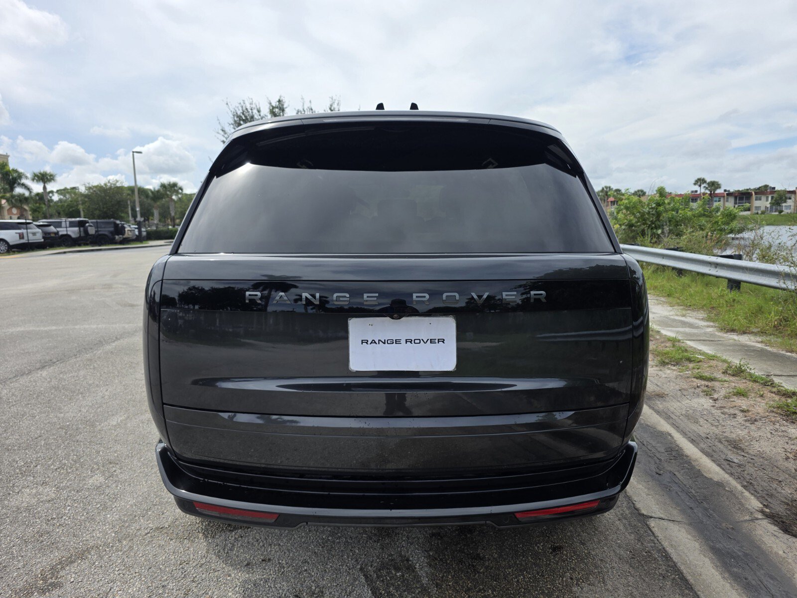 New 2026 Land Rover Range Rover Long Wheelbase SE AWD/4WD image 6