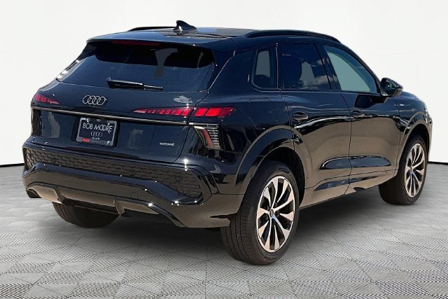 New 2026 Audi Q3 quattro 2.0T AWD/4WD image 2
