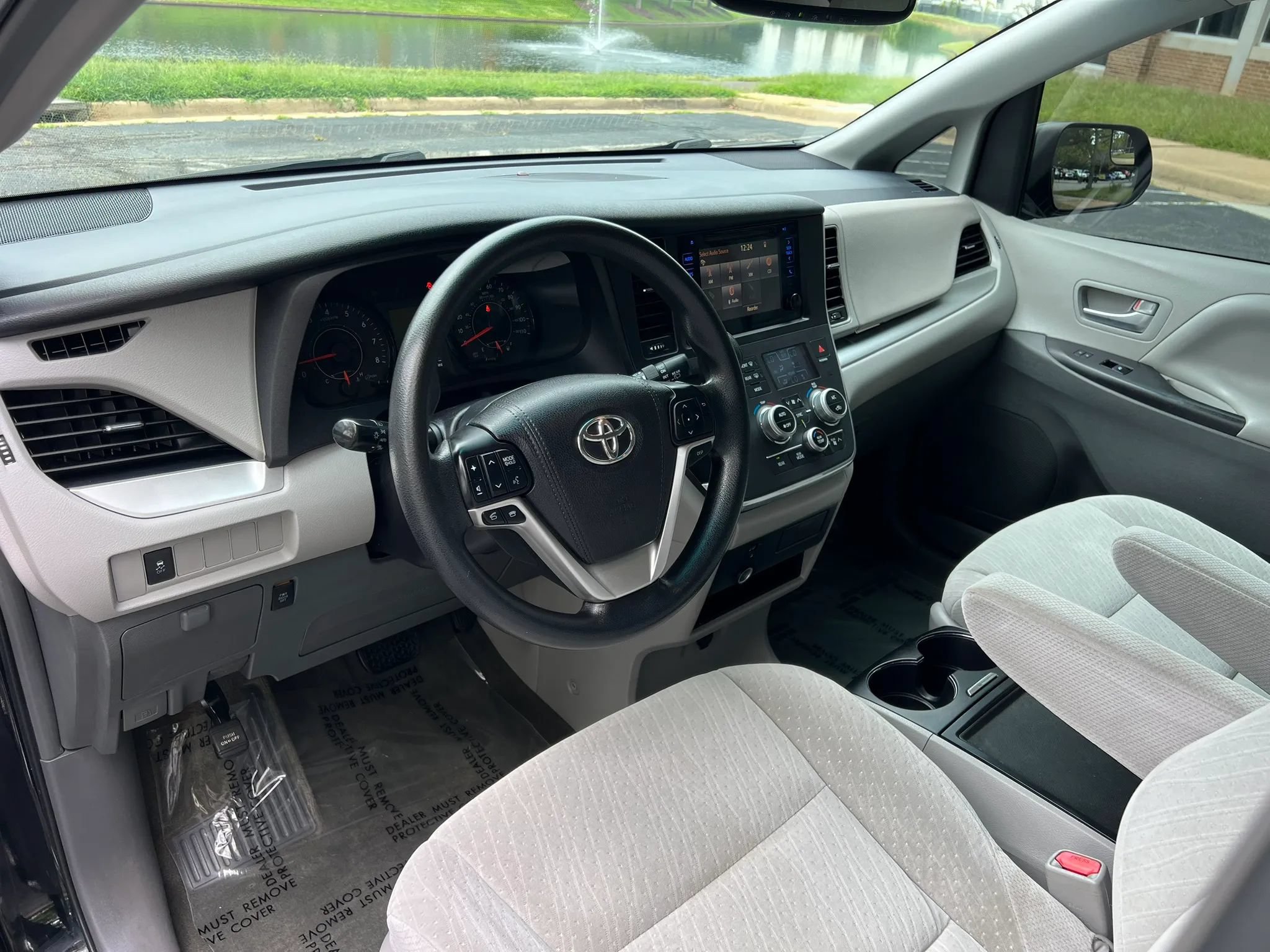Used 2017 Toyota Sienna LE w/ Protection Package AWD/4WD image 15