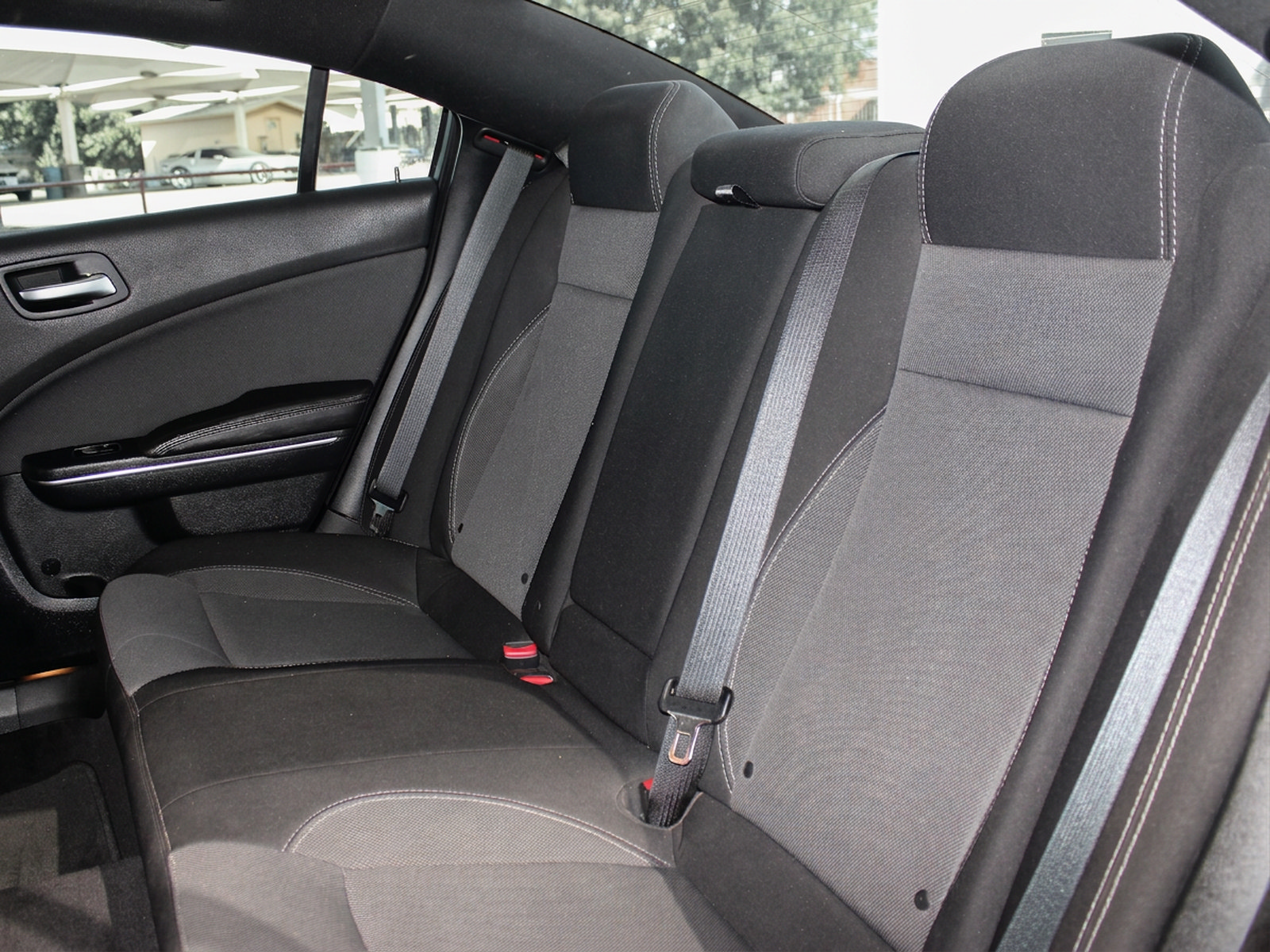 Used 2018 Dodge Charger SXT RWD image 14