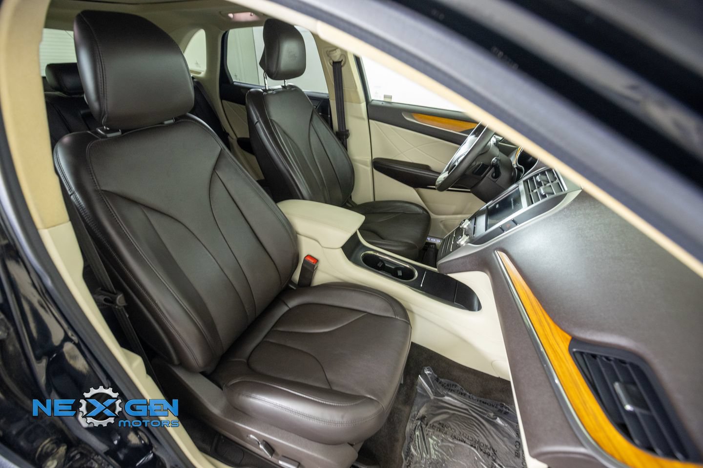 Used 2016 Lincoln MKC Reserve w/ Lincoln MKC Climate Package AWD/4WD image 45