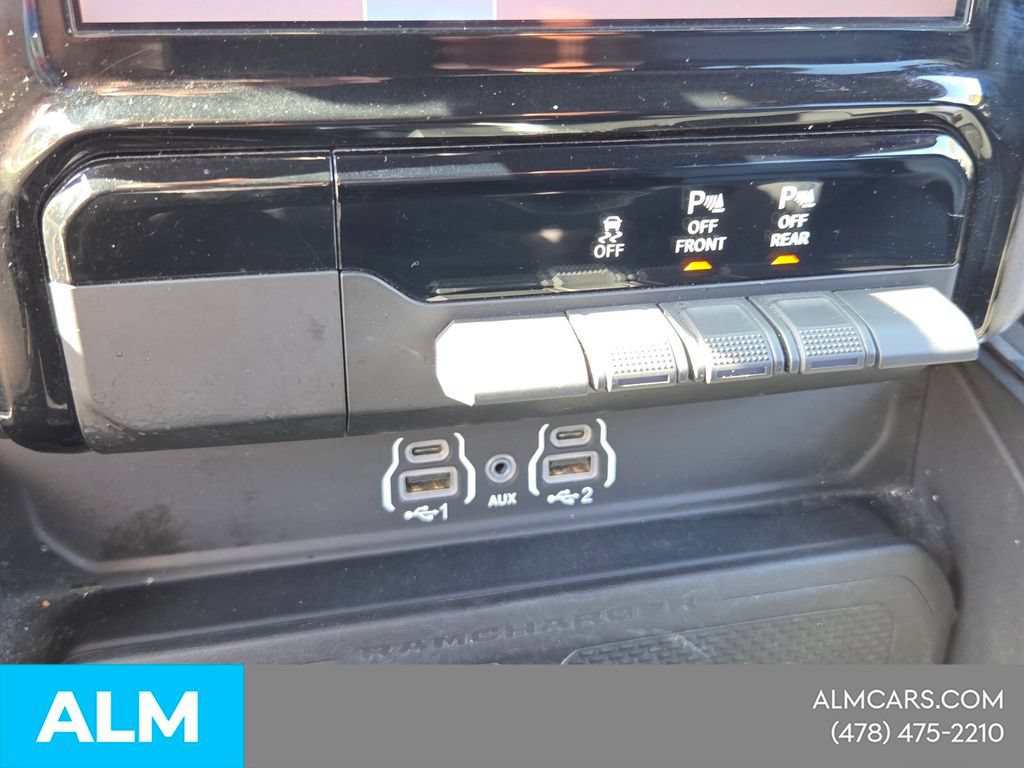 Used 2025 RAM 1500 Laramie AWD/4WD image 23