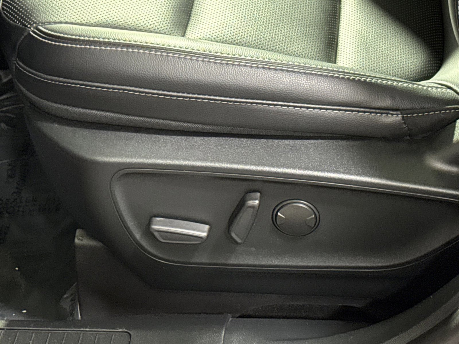 Used 2021 Ford Escape SEL image 14