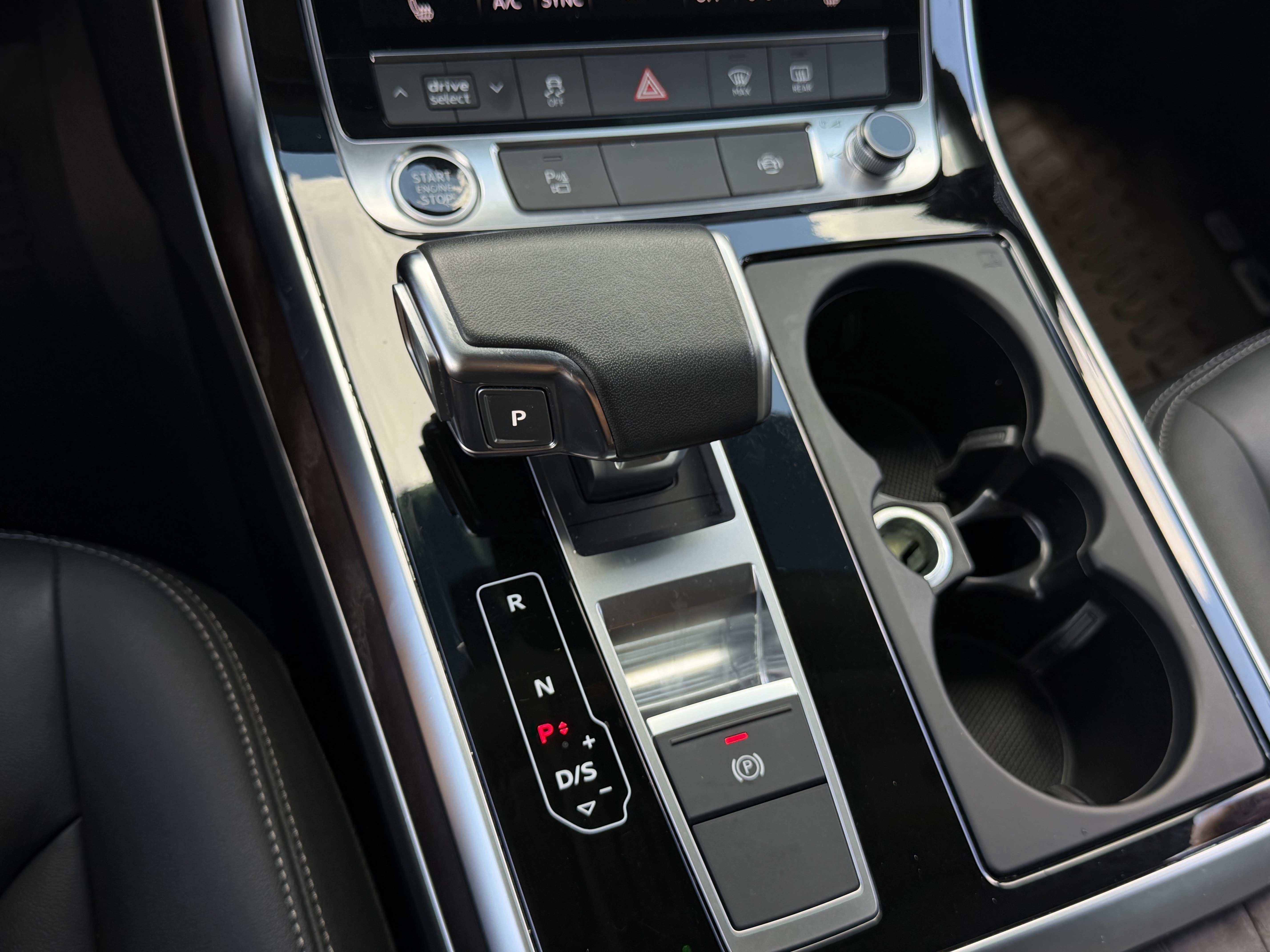 Used 2023 Audi Q8 Premium w/ Convenience Package AWD/4WD image 27