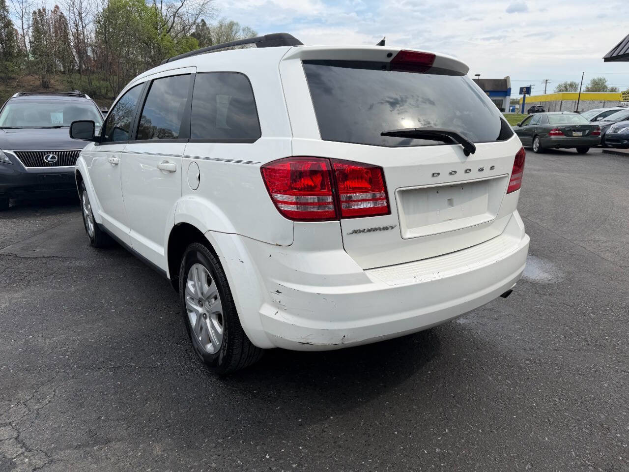 Used 2016 Dodge Journey SE w/ Flexible Seating Group image 12